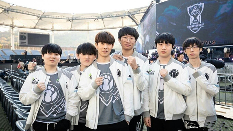 LPL夏季赛首周官方日均观众略高于春季赛，但不及老头杯