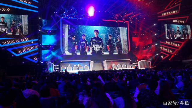 Fenfen ：我听说的是有两个队在找Tarzan，一个LPL的 一个LCK的