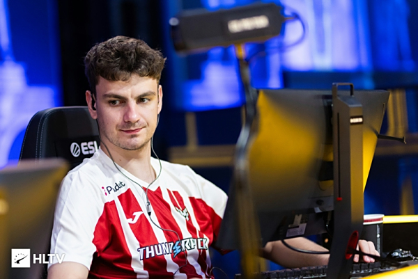 LGD官方公告：中单 haichao ；正式转会至LNG俱乐部，从现在开始