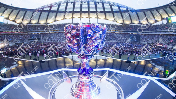 【战报】王者荣耀2020KPL秋季赛，RNG.M鏖战五局3：2险胜VG